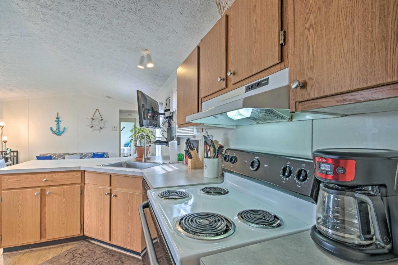 Bright Pensacola Home With Backyard - Pets Welcome! ภายนอก รูปภาพ