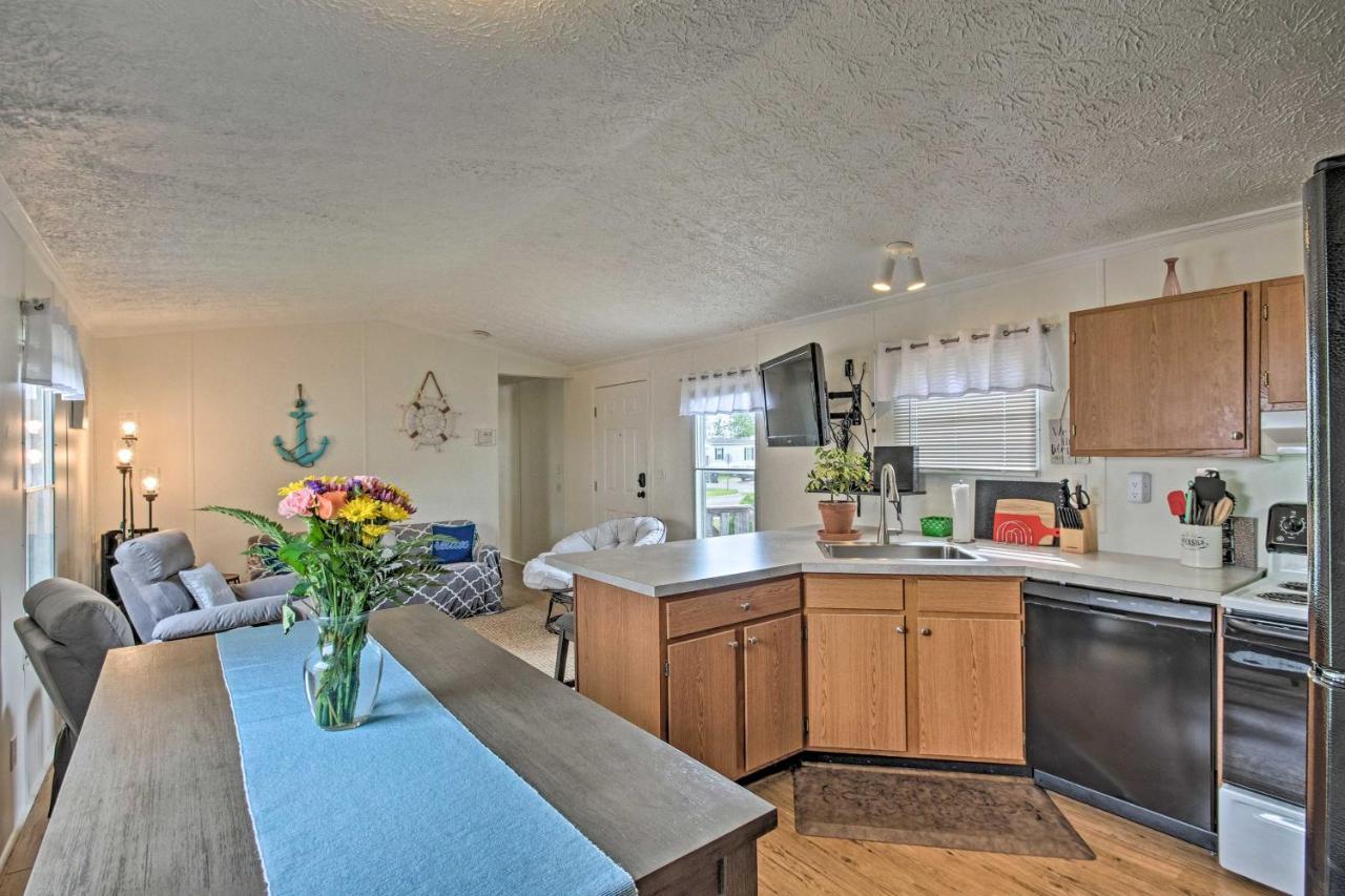 Bright Pensacola Home With Backyard - Pets Welcome! ภายนอก รูปภาพ