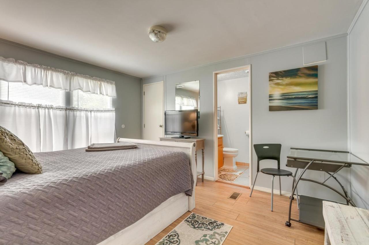 Bright Pensacola Home With Backyard - Pets Welcome! ภายนอก รูปภาพ