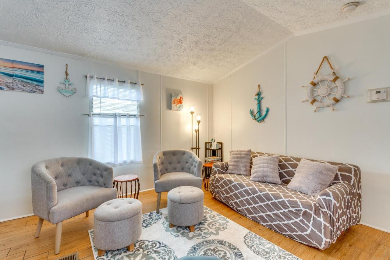 Bright Pensacola Home With Backyard - Pets Welcome! ภายนอก รูปภาพ